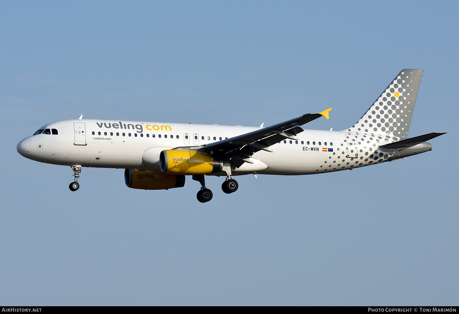 Aircraft Photo of EC-MVN | Airbus A320-232 | Vueling Airlines | AirHistory.net #232368