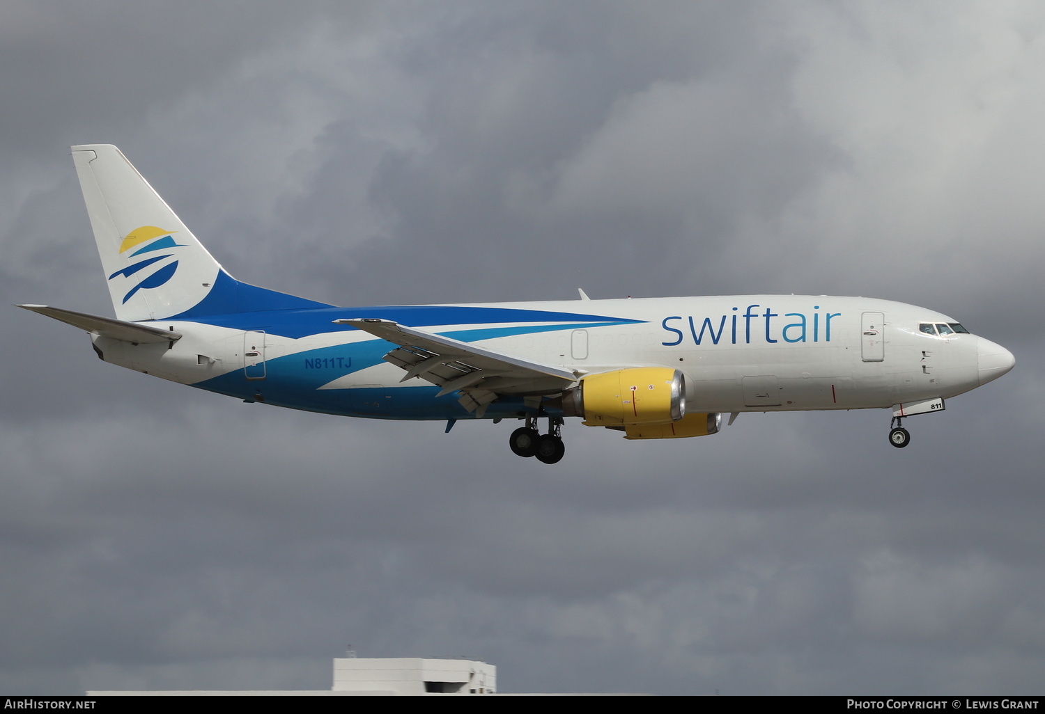 Aircraft Photo of N811TJ | Boeing 737-306(SF) | Swift Air | AirHistory.net #232445