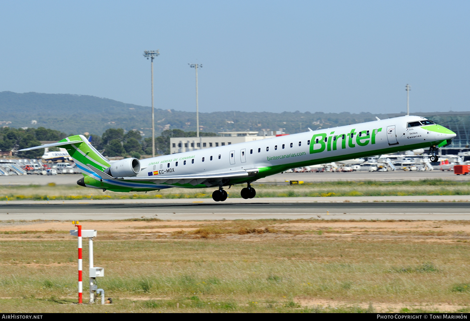 Aircraft Photo of EC-MOX | Bombardier CRJ-1000 (CL-600-2E25) | Binter Canarias | AirHistory.net #232521