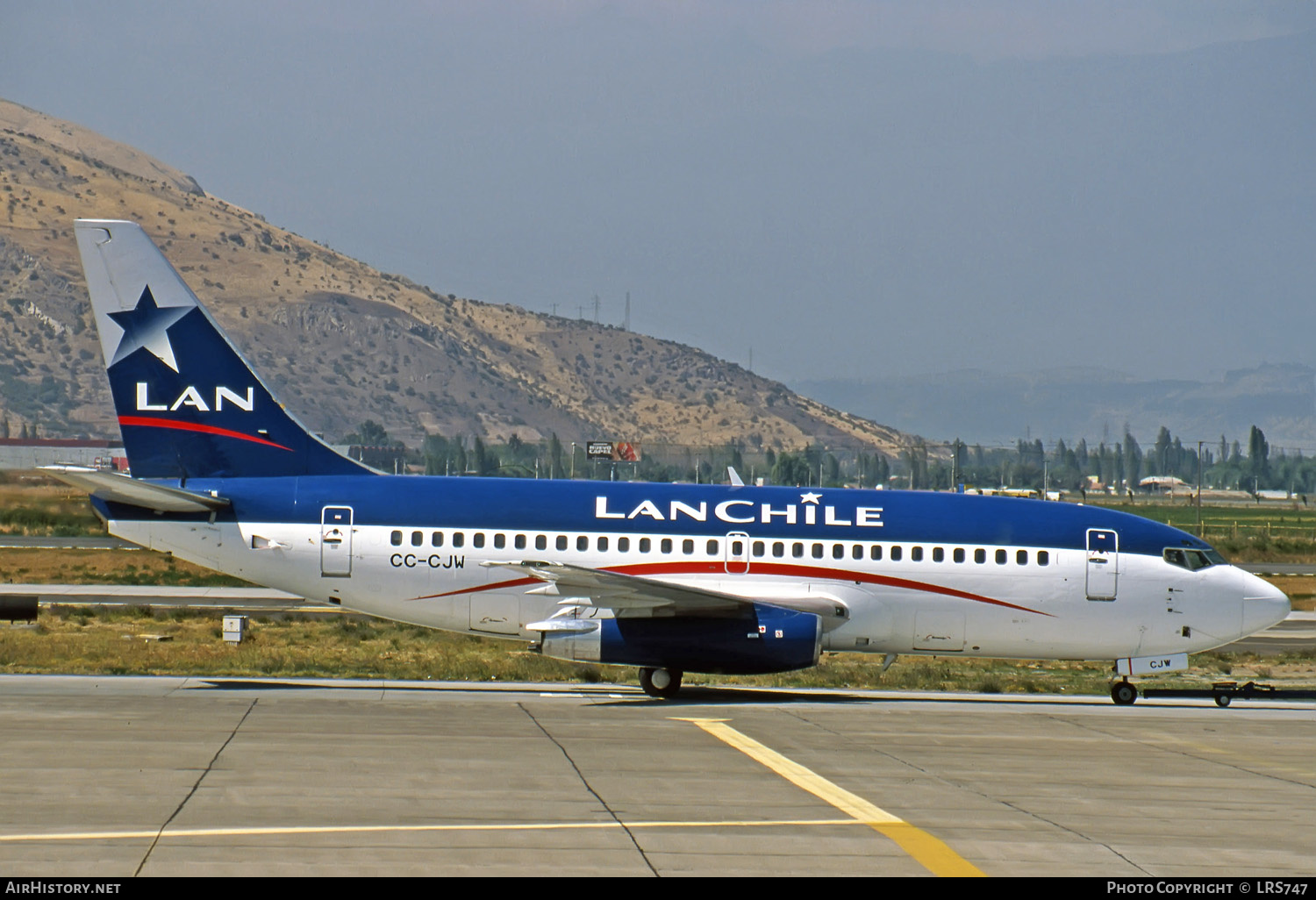 Aircraft Photo of CC-CJW | Boeing 737-2T5/Adv | LAN Chile - Línea Aérea Nacional | AirHistory.net #232575