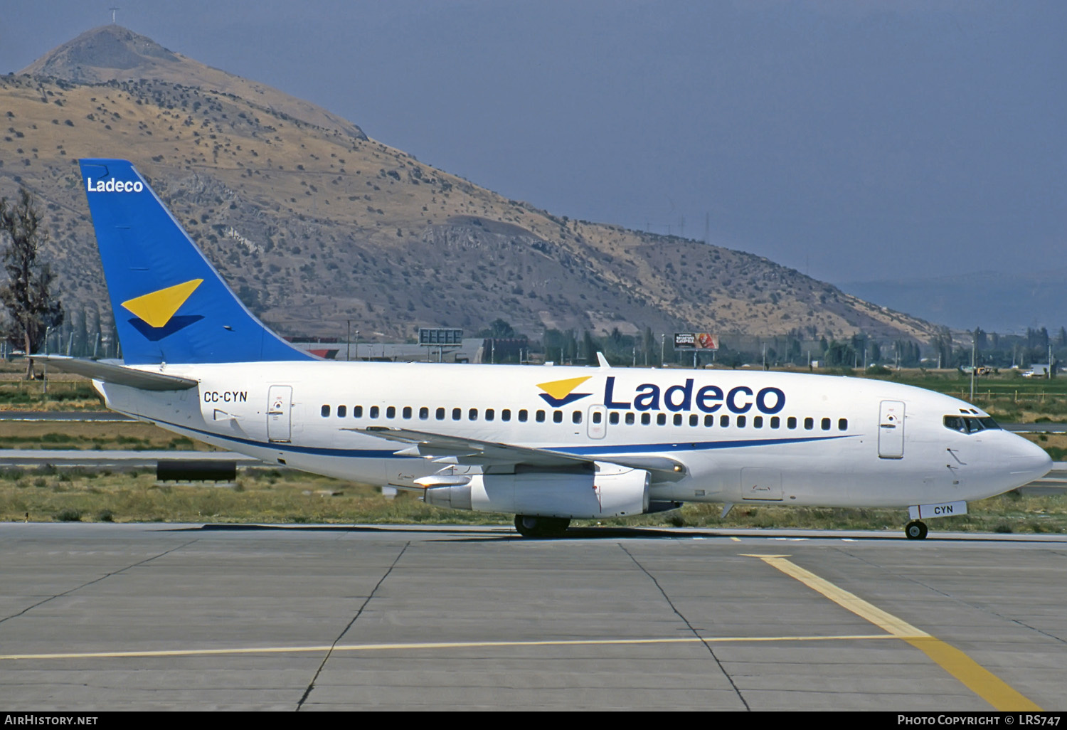 Aircraft Photo of CC-CYN | Boeing 737-2M8/Adv | Ladeco | AirHistory.net #232580