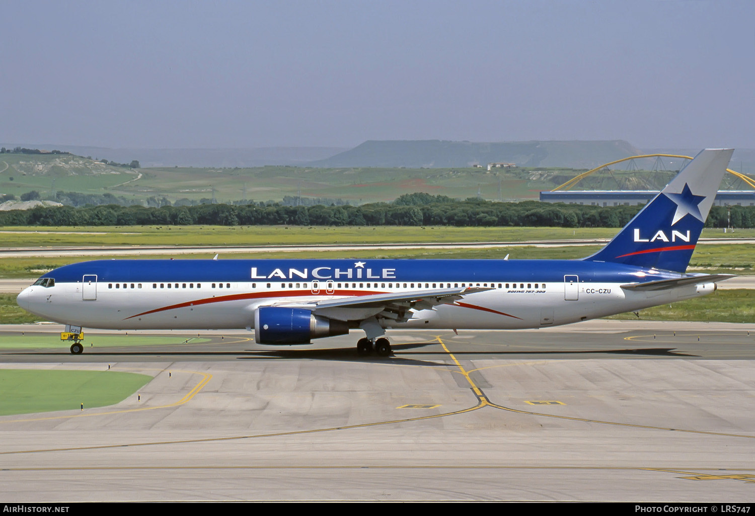 Aircraft Photo of CC-CZU | Boeing 767-316/ER | LAN Chile - Línea Aérea Nacional | AirHistory.net #232584