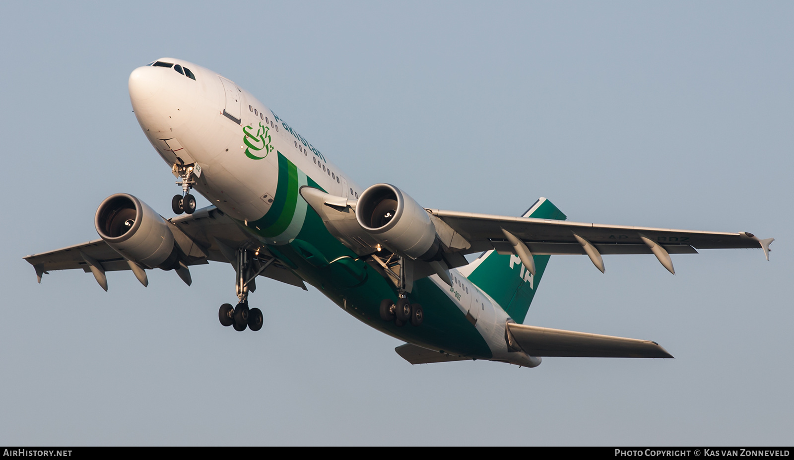 Aircraft Photo of AP-BDZ | Airbus A310-308 | Pakistan International Airlines - PIA | AirHistory.net #232620