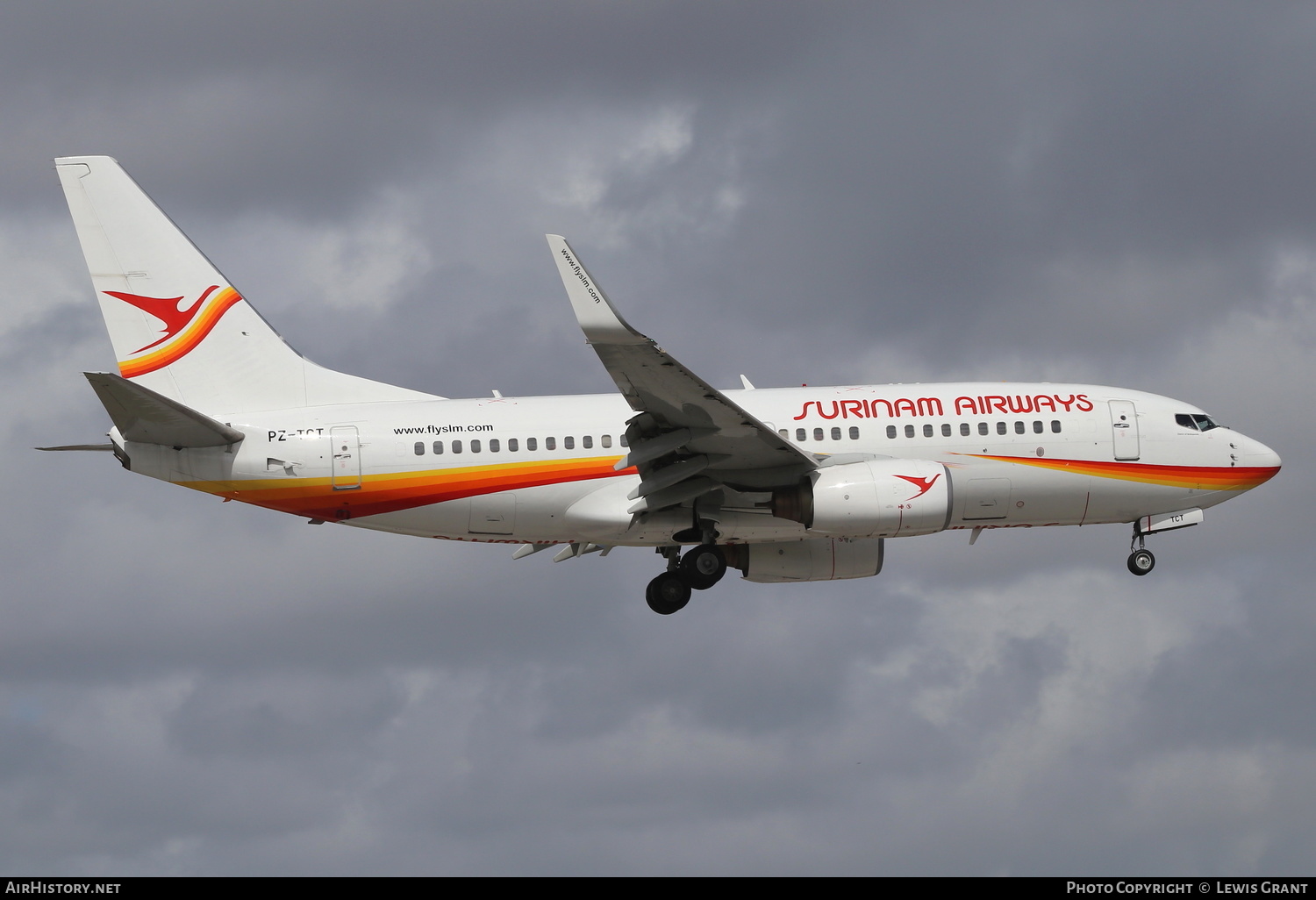 Aircraft Photo of PZ-TCT | Boeing 737-752 | Surinam Airways | AirHistory.net #232963