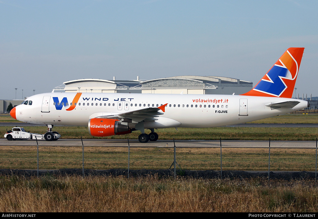 Aircraft Photo of F-GJVE | Airbus A320-211 | Wind Jet | AirHistory.net #232986