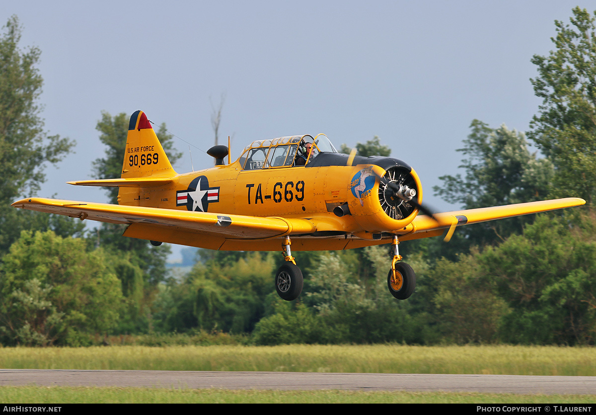 Aircraft Photo of F-AZBL / 90669 | North American SNJ-5 Texan | USA - Air Force | AirHistory.net #233287