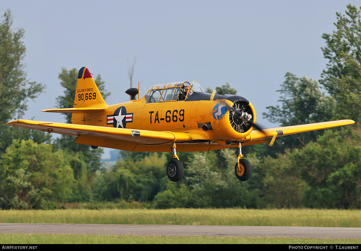 Aircraft Photo of F-AZBL / 90669 | North American SNJ-5 Texan | USA - Air Force | AirHistory.net #233287