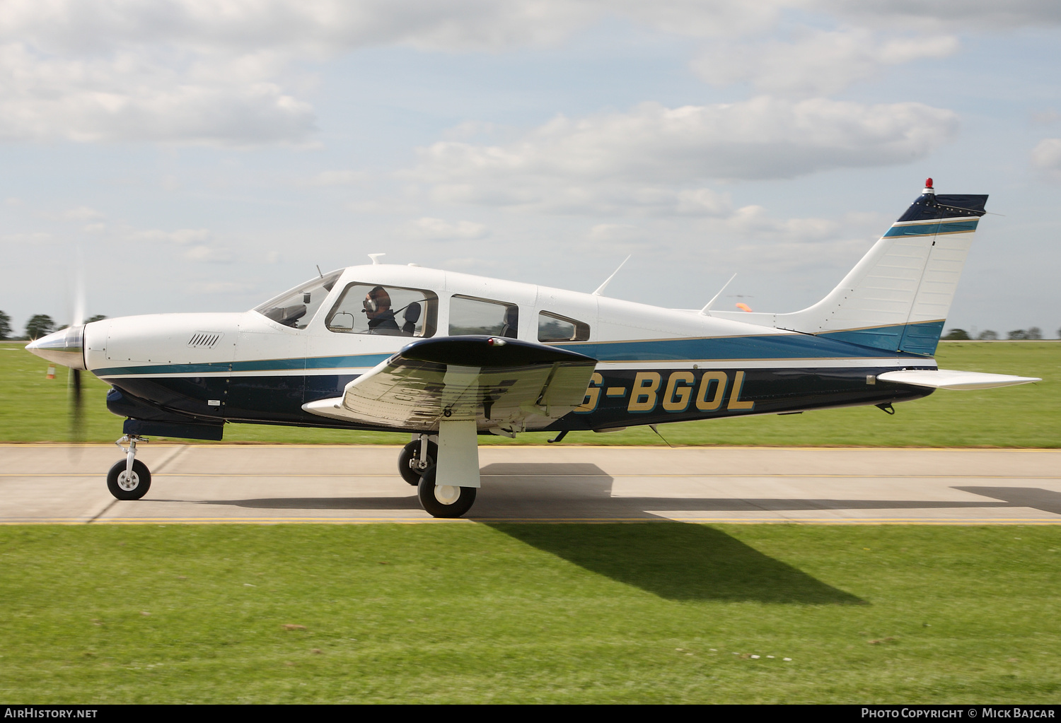 Aircraft Photo of G-BGOL | Piper PA-28R-201T Turbo Cherokee Arrow III | AirHistory.net #233354