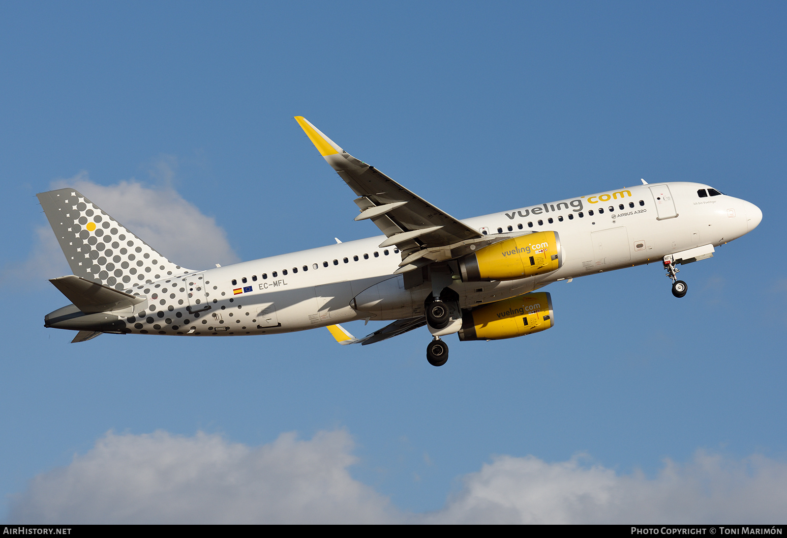 Aircraft Photo of EC-MFL | Airbus A320-232 | Vueling Airlines | AirHistory.net #233587