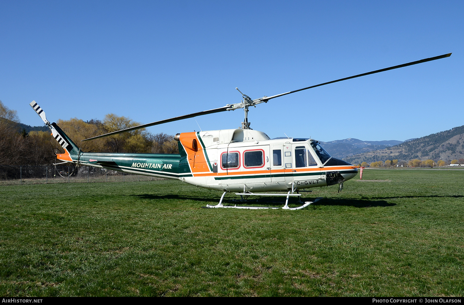 Aircraft Photo of C-GVLT | Bell 212 Twin Two-Twelve | Mountain Air Helicopters | AirHistory.net #233591