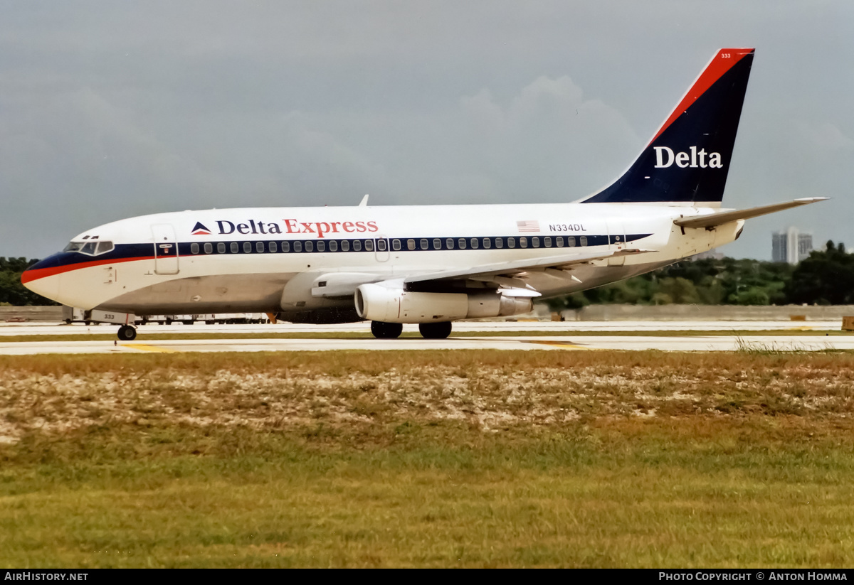 Aircraft Photo of N334DL | Boeing 737-232/Adv | Delta Express | AirHistory.net #233626
