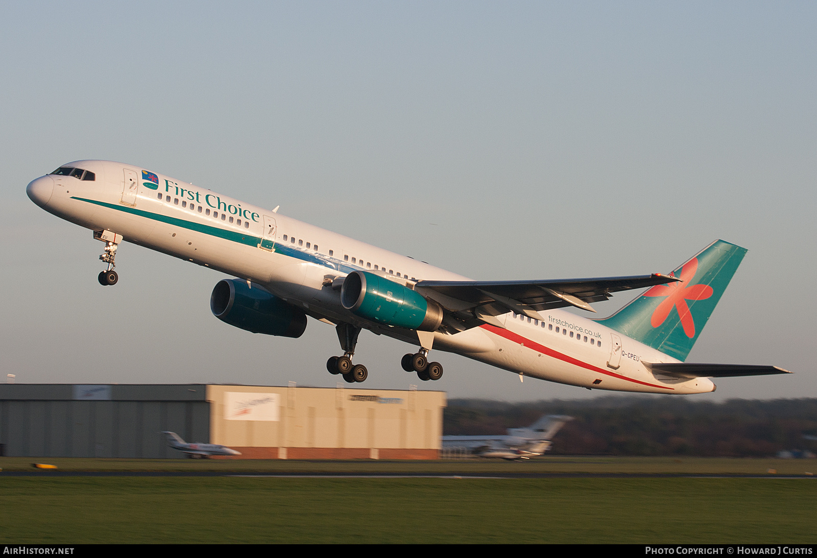 Aircraft Photo of G-CPEU | Boeing 757-236 | First Choice Airways | AirHistory.net #233679