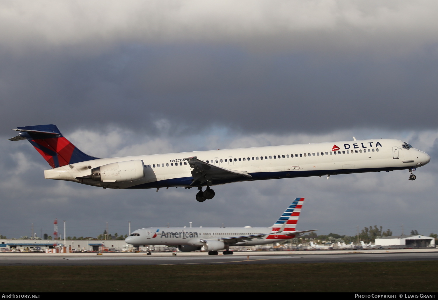 Aircraft Photo of N927DN | McDonnell Douglas MD-90-30 | Delta Air Lines | AirHistory.net #233795