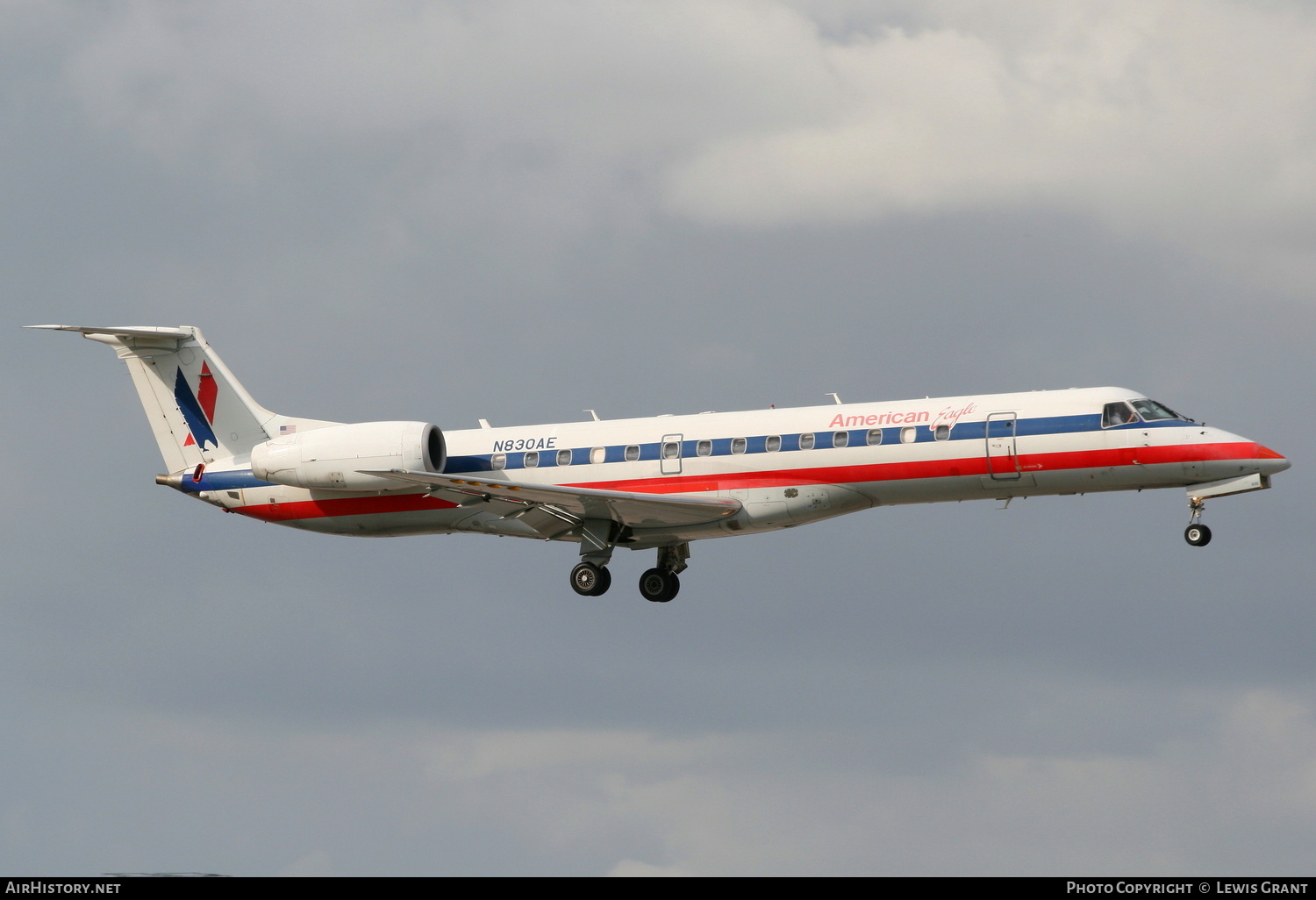 Aircraft Photo of N830AE | Embraer ERJ-140LR (EMB-135KL) | American Eagle | AirHistory.net #233811