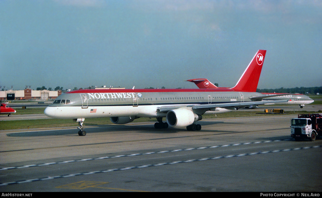 Aircraft Photo of N529US | Boeing 757-251 | Northwest Airlines | AirHistory.net #233850