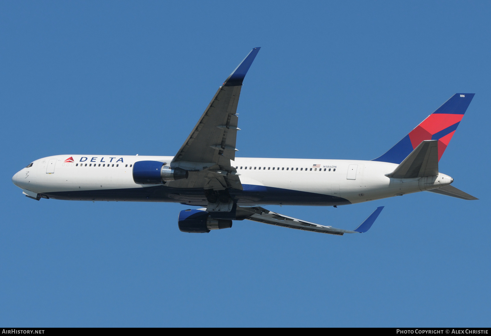 Aircraft Photo of N186DN | Boeing 767-332/ER | Delta Air Lines | AirHistory.net #233889