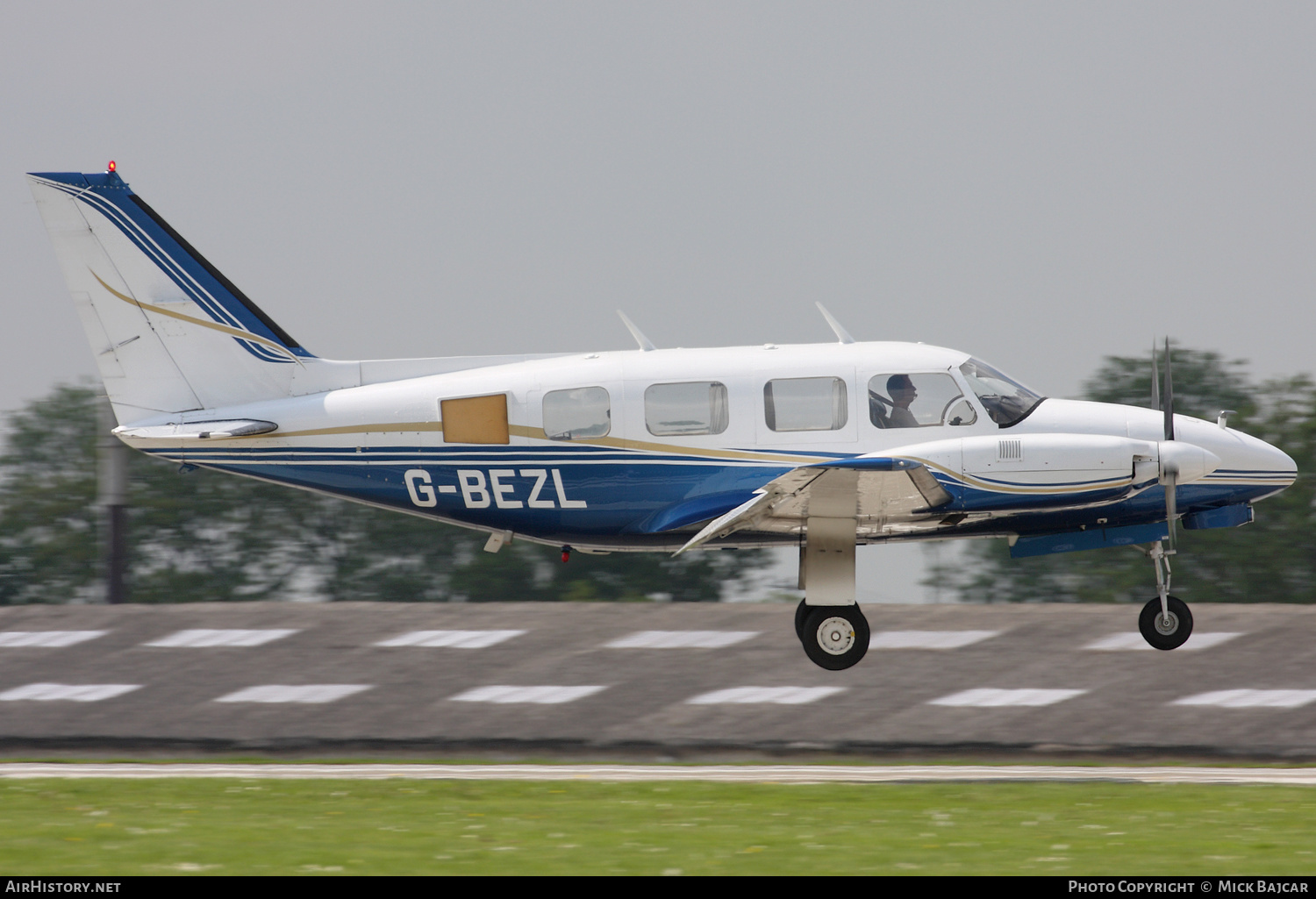 Aircraft Photo of G-BEZL | Piper PA-31-310 Navajo C | AirHistory.net #233910