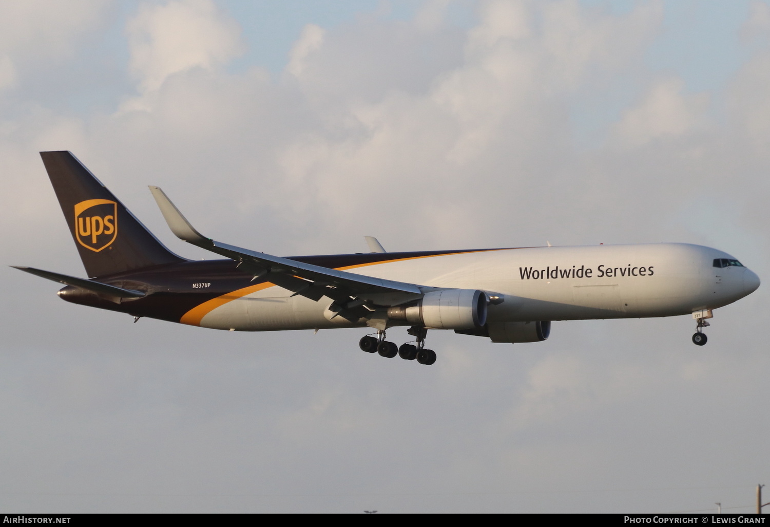 Aircraft Photo of N337UP | Boeing 767-34AF/ER | United Parcel Service - UPS | AirHistory.net #233938