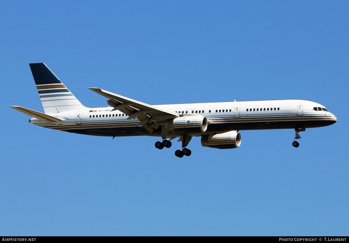 Aircraft Photo of EC-HDS | Boeing 757-256 | Privilege Style | AirHistory.net #233971