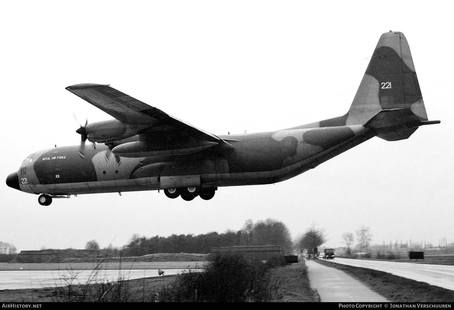 Aircraft Photo of XV221 | Lockheed C-130K Hercules C3 (L-382) | UK - Air Force | AirHistory.net #234077