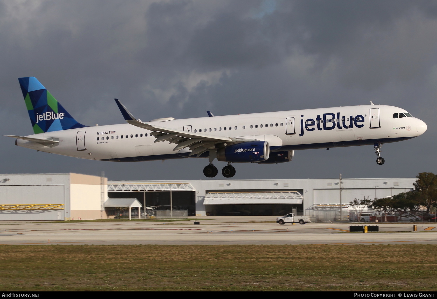Aircraft Photo of N983JT | Airbus A321-231 | JetBlue Airways | AirHistory.net #234334
