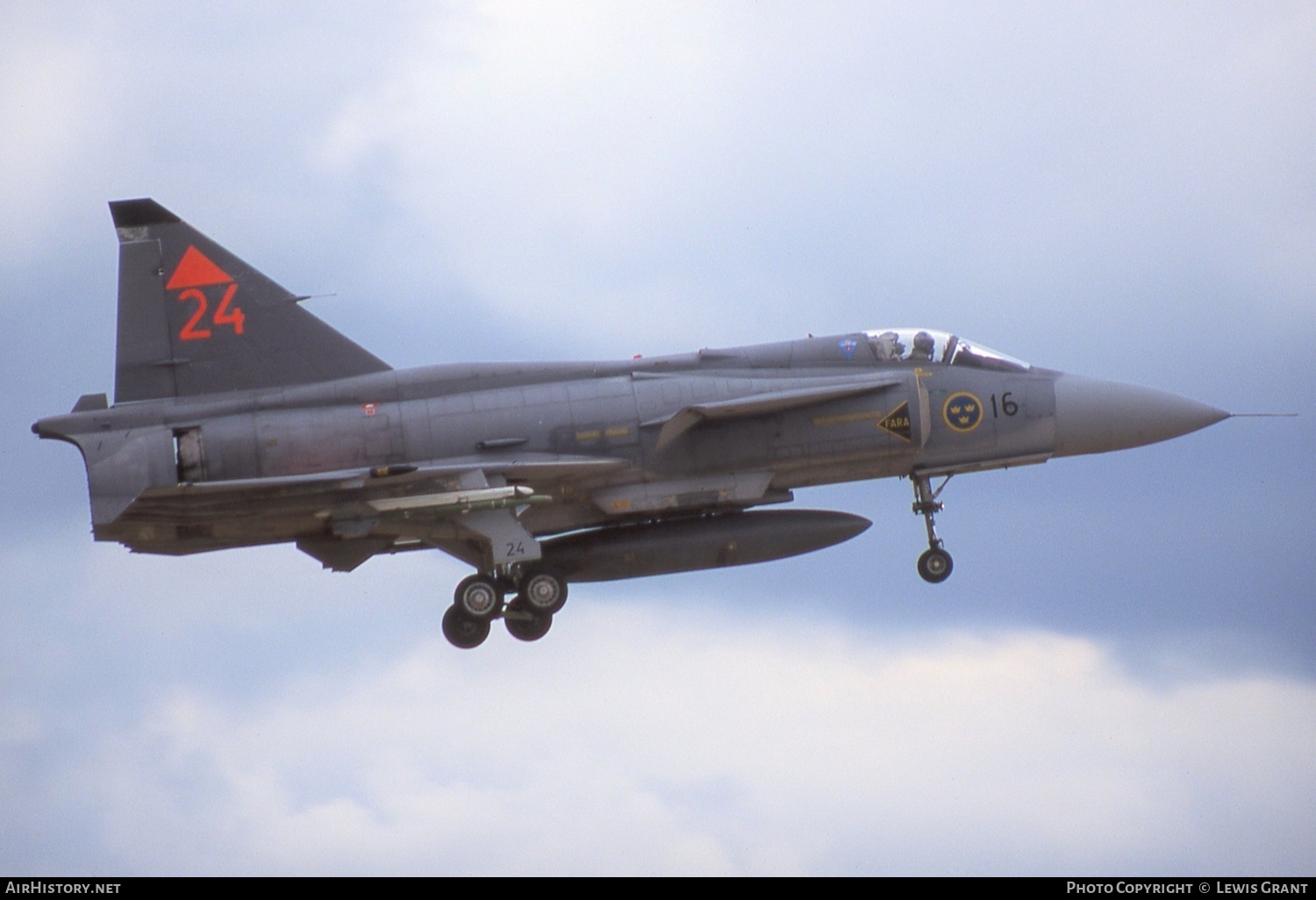 Aircraft Photo of 37424 | Saab JA37 Viggen | Sweden - Air Force | AirHistory.net #234421