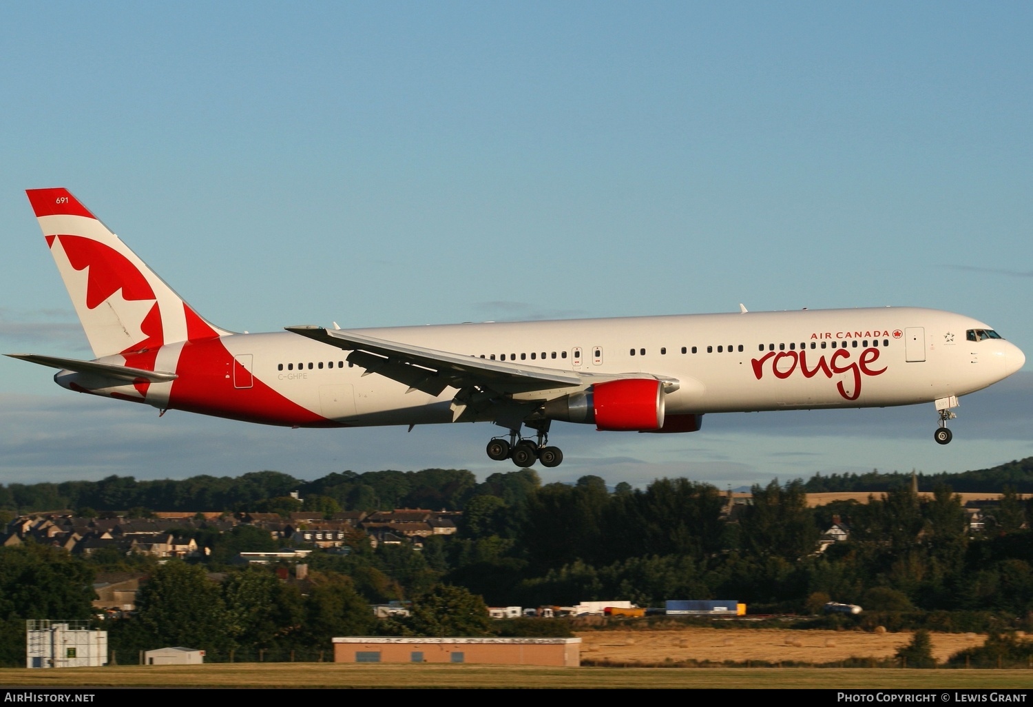 Aircraft Photo of C-GHPE | Boeing 767-33A/ER | Air Canada Rouge | AirHistory.net #234425