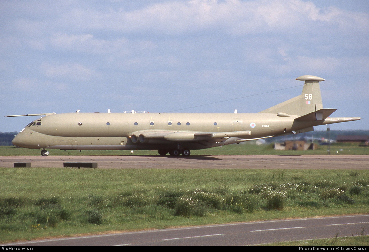 Aircraft Photo of XV258 | Hawker Siddeley HS-801 Nimrod MR.2P | UK - Air Force | AirHistory.net #234430