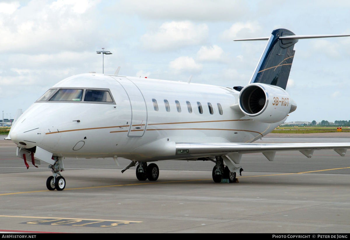 Aircraft Photo of 3B-RGT | Bombardier Challenger 605 (CL-600-2B16) | AirHistory.net #234602