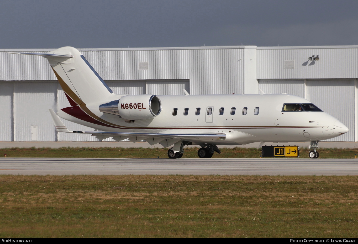 Aircraft Photo of N650EL | Bombardier Challenger 650 (CL-600-2B16) | AirHistory.net #234920