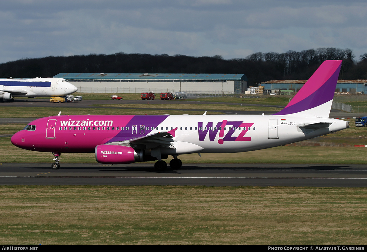 Aircraft Photo of HA-LPH | Airbus A320-232 | Wizz Air | AirHistory.net #235205