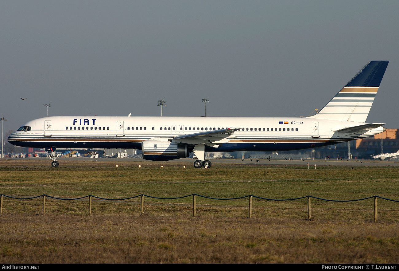 Aircraft Photo of EC-ISY | Boeing 757-256 | Privilege Style | AirHistory.net #235276