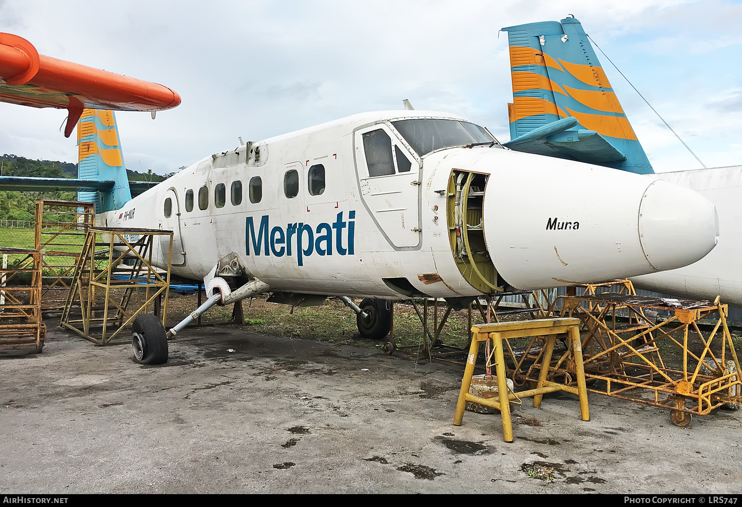 Aircraft Photo of PK-NUR | De Havilland Canada DHC-6-300 Twin Otter | Merpati Nusantara Airlines | AirHistory.net #235332