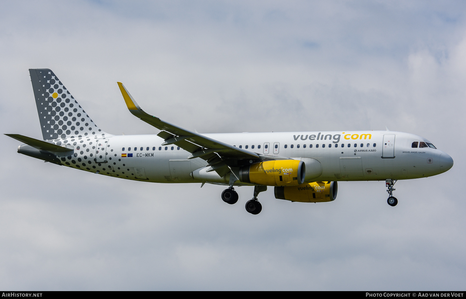 Aircraft Photo of EC-MKM | Airbus A320-232 | Vueling Airlines | AirHistory.net #235335