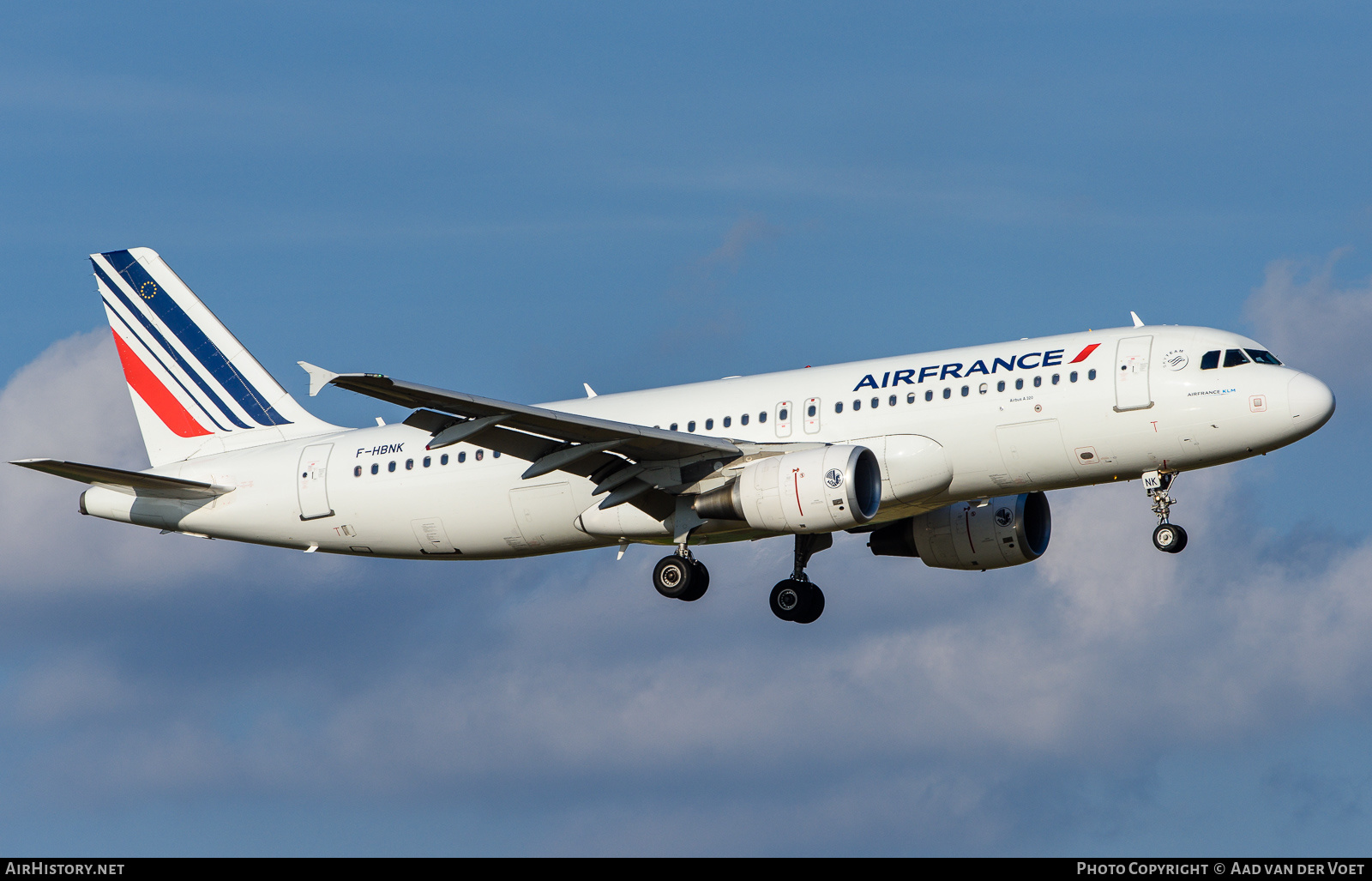 Aircraft Photo of F-HBNK | Airbus A320-214 | Air France | AirHistory.net #235420