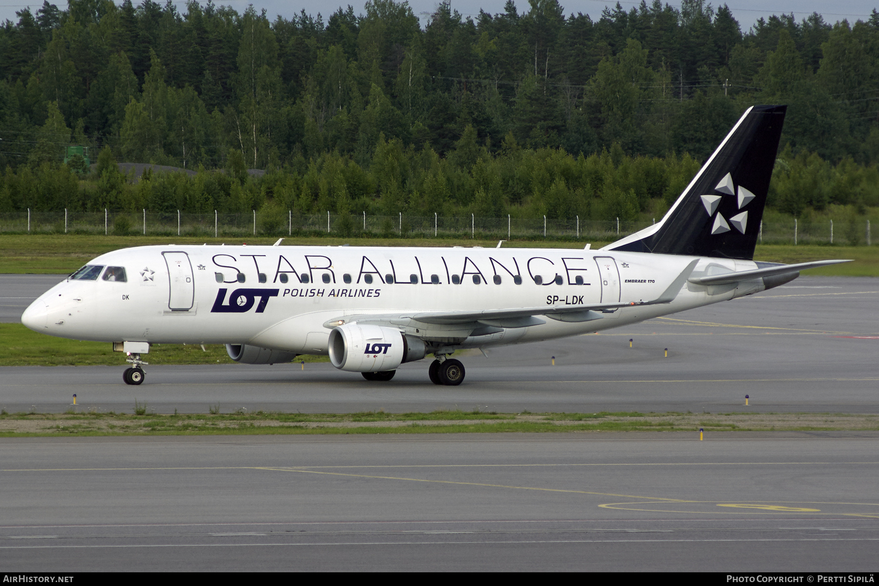 Aircraft Photo of SP-LDK | Embraer 170LR (ERJ-170-100LR) | LOT Polish Airlines - Polskie Linie Lotnicze | AirHistory.net #235569