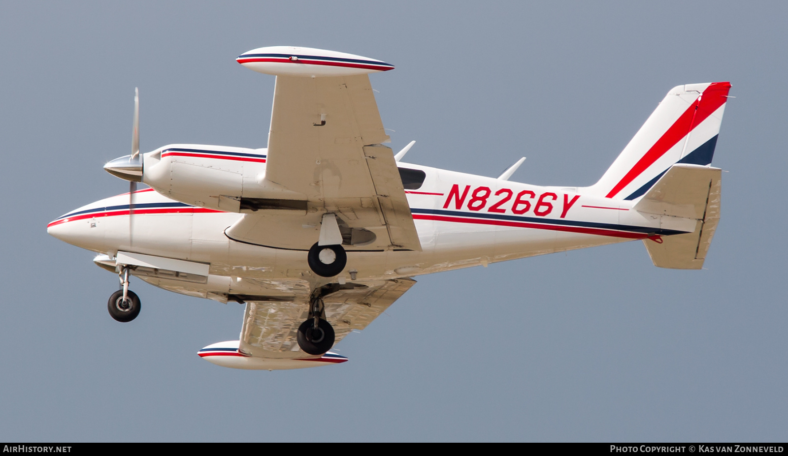 Aircraft Photo of N8266Y | Piper PA-30-160 Twin Comanche B | AirHistory.net #235863