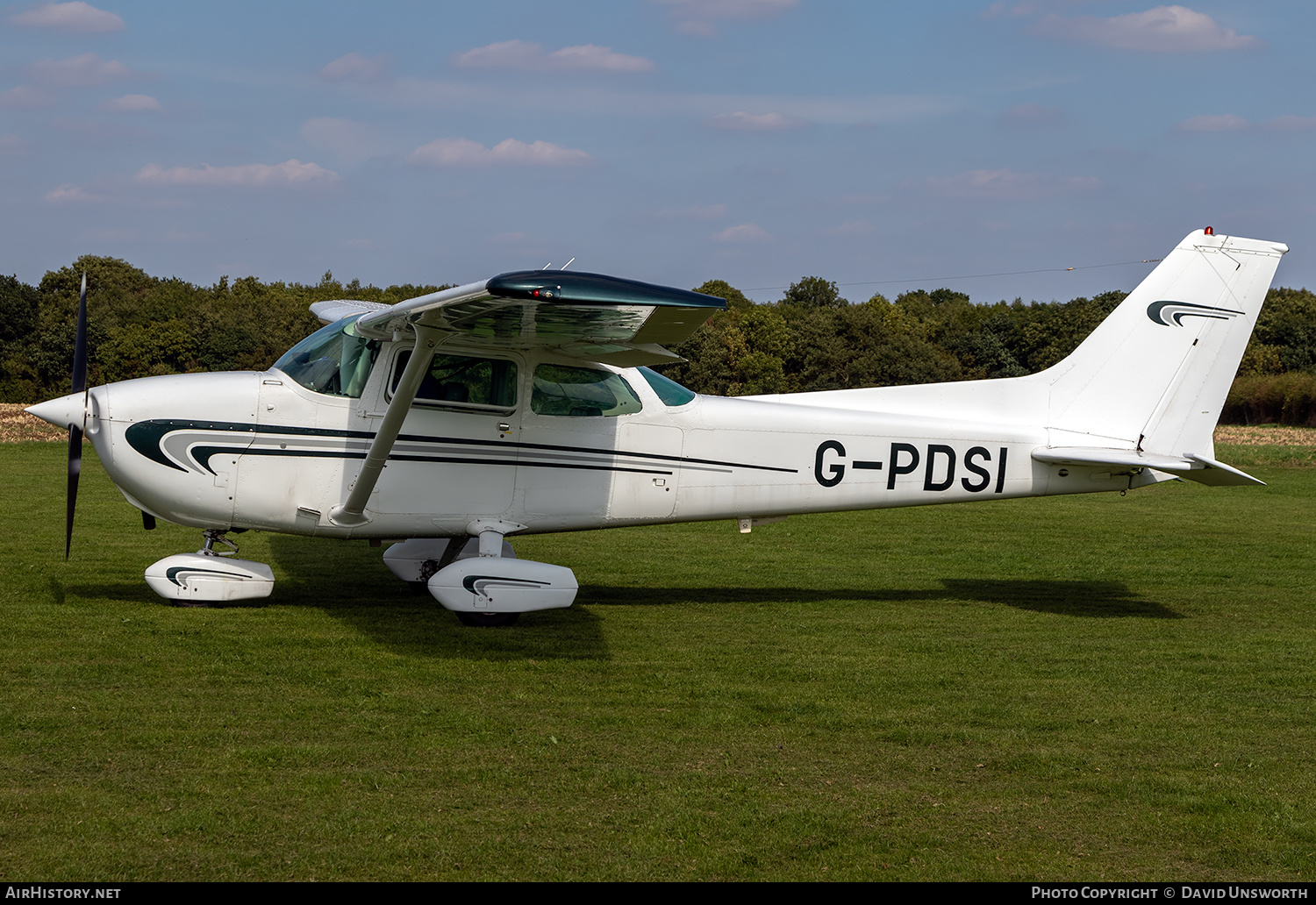 Aircraft Photo of G-PDSI | Cessna 172N Skyhawk II | AirHistory.net #235871