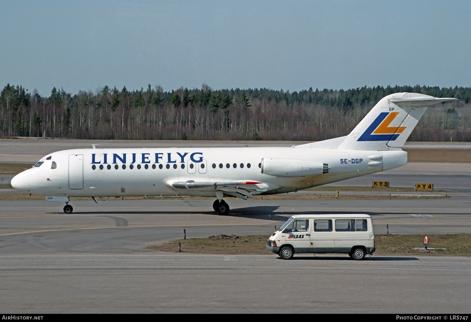 Aircraft Photo of SE-DGP | Fokker F28-4000 Fellowship | Linjeflyg | AirHistory.net #235951