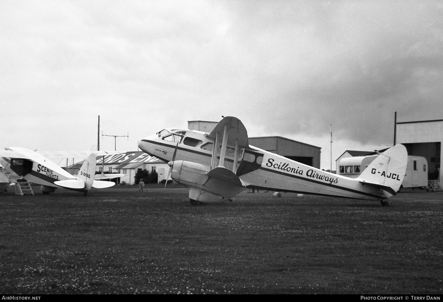 Aircraft Photo of G-AJCL | De Havilland D.H. 89A Dragon Rapide Mk.6 | Scillonia Airways | AirHistory.net #235983