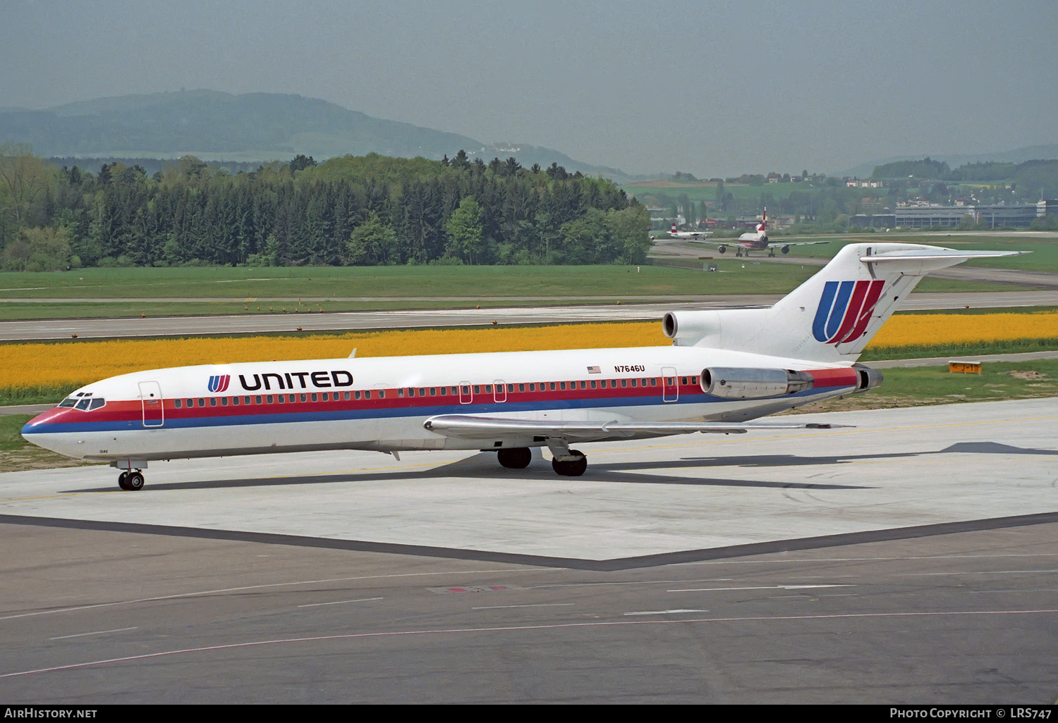 Aircraft Photo of N7646U | Boeing 727-222/Adv | United Airlines | AirHistory.net #236226