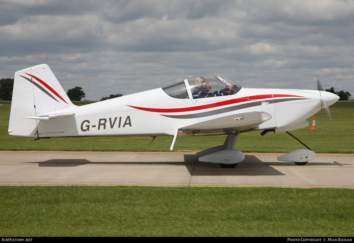 Aircraft Photo of G-RVIA | Van's RV-6A | AirHistory.net #236305