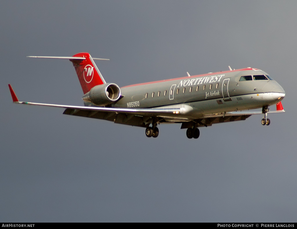 Aircraft Photo of N8505Q | Bombardier CRJ-200LR (CL-600-2B19) | Northwest Jet Airlink | AirHistory.net #236404