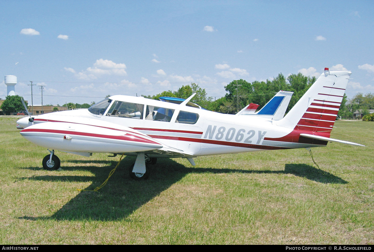 Aircraft Photo of N8062Y | Piper PA-30-160 Twin Comanche | AirHistory.net #236492