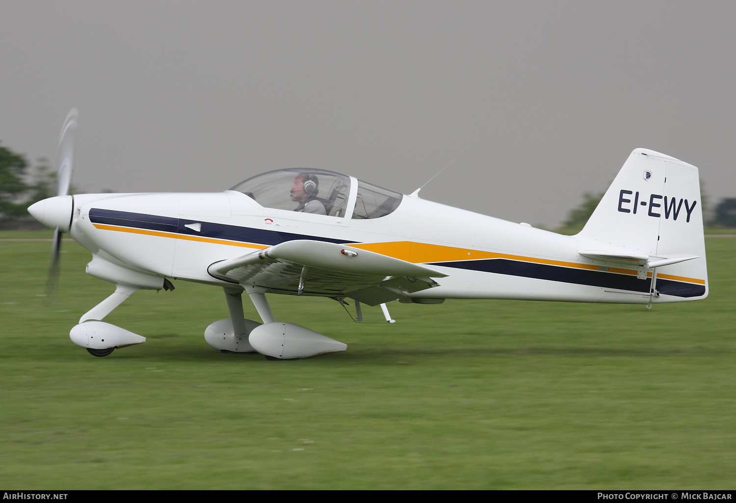 Aircraft Photo of EI-EWY | Van's RV-6 | AirHistory.net #236520