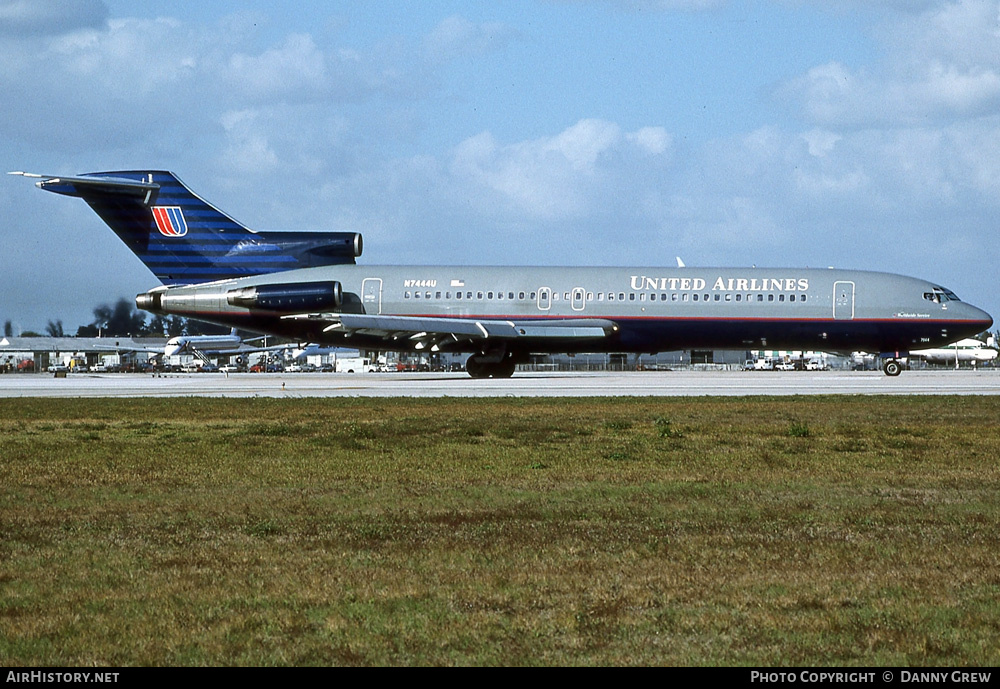 Aircraft Photo of N7444U | Boeing 727-222 | United Airlines | AirHistory.net #236522