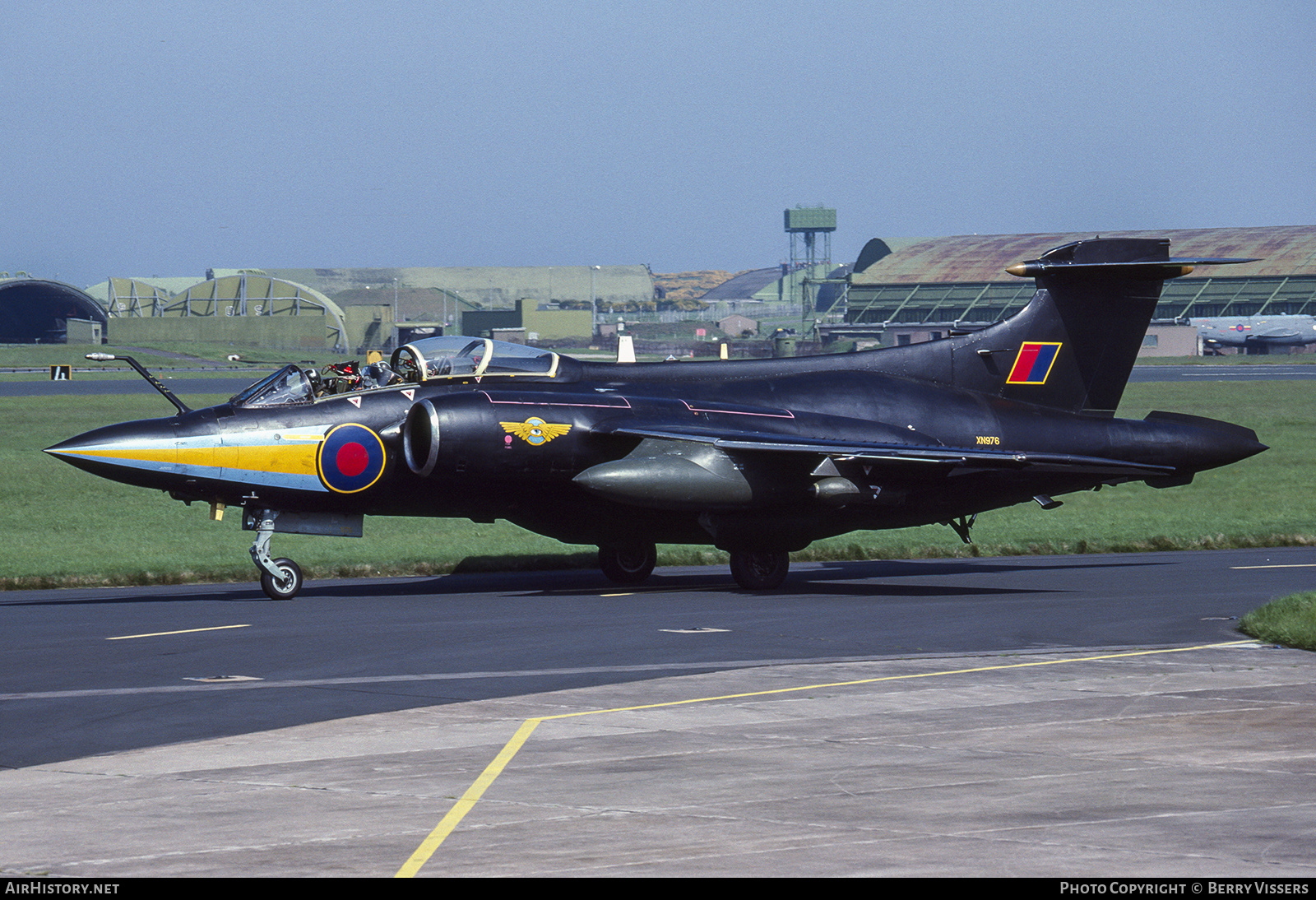 Aircraft Photo of XN976 | Hawker Siddeley Buccaneer S2B | UK - Air Force | AirHistory.net #236528