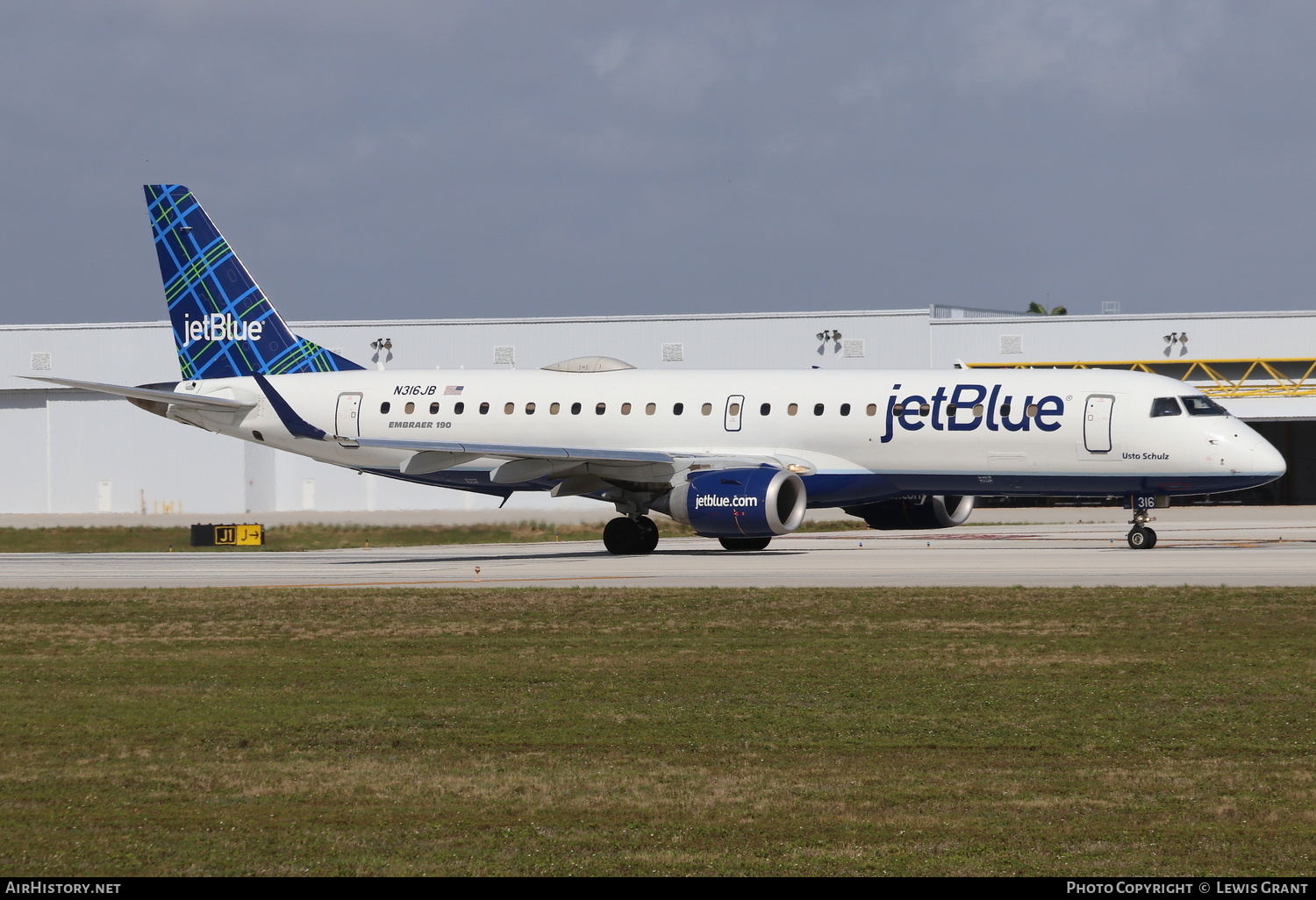 Aircraft Photo of N316JB | Embraer 190AR (ERJ-190-100IGW) | JetBlue Airways | AirHistory.net #236547