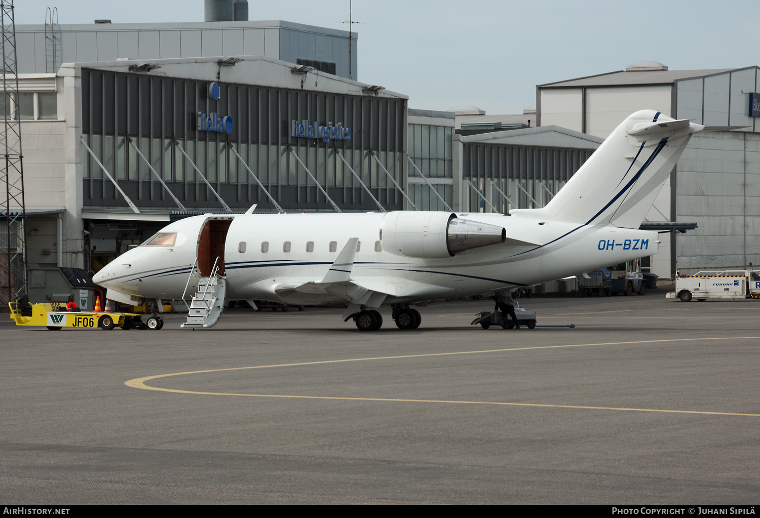 Aircraft Photo of OH-BZM | Bombardier Challenger 604 (CL-600-2B16) | AirHistory.net #236572