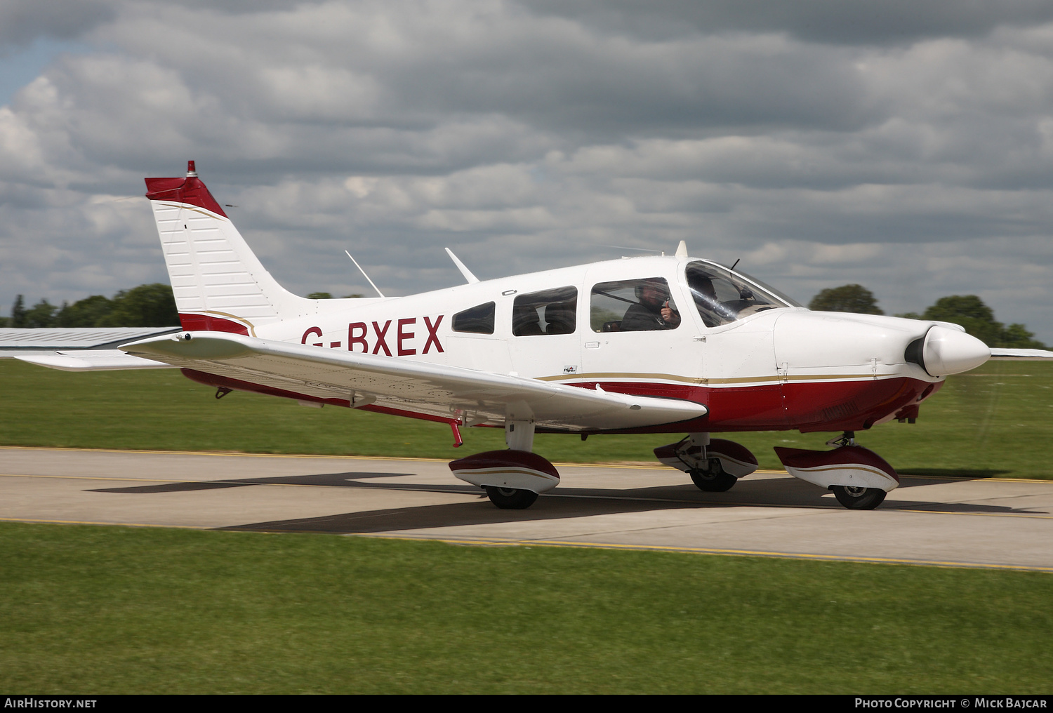 Aircraft Photo of G-BXEX | Piper PA-28-181 Cherokee Archer II | AirHistory.net #236587